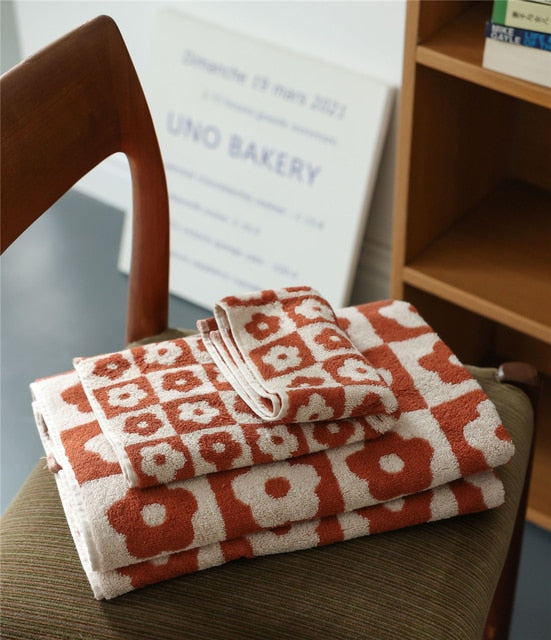Retro Checkered Bath Towel Collection