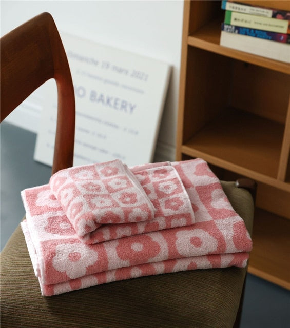 Retro Checkered Bath Towel Collection