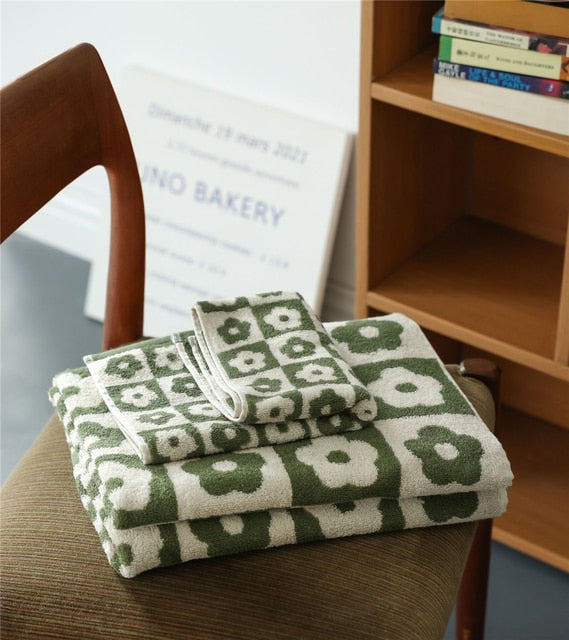 Retro Checkered Bath Towel Collection