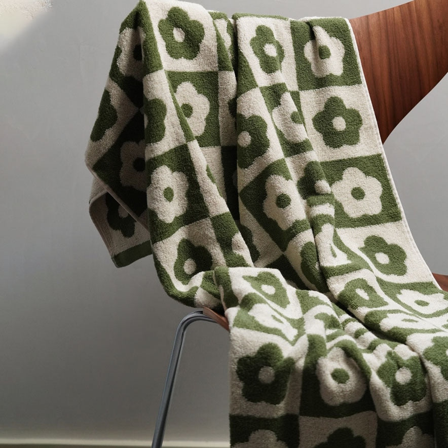Retro Checkered Bath Towel Collection